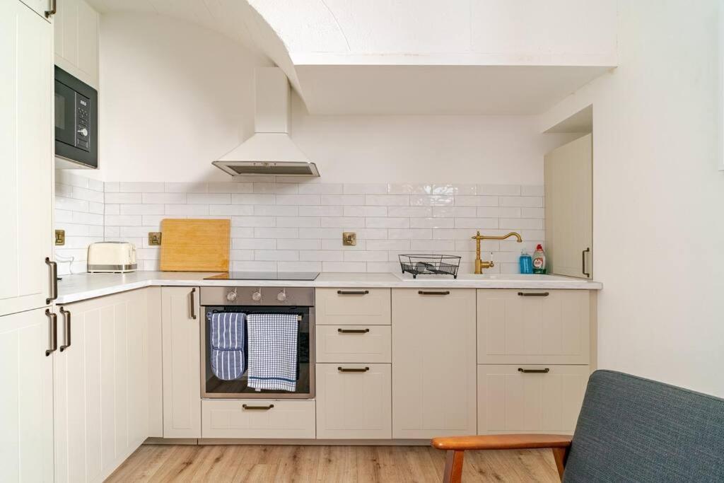 פלימות' Stunning 2 Bed Apartment, Heart Of The Barbican מראה חיצוני תמונה